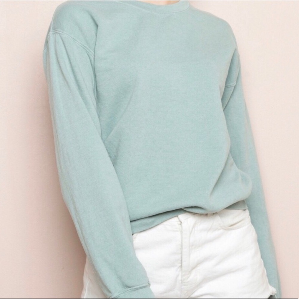 brandy melville green crew neck sweatshirt